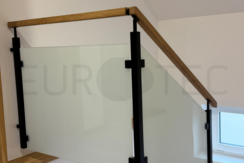 Zábradlia a balkóny / Sklenené - Stlpikové - foto Zábradlia a balkóny / Sklenené - Stlpikové - foto