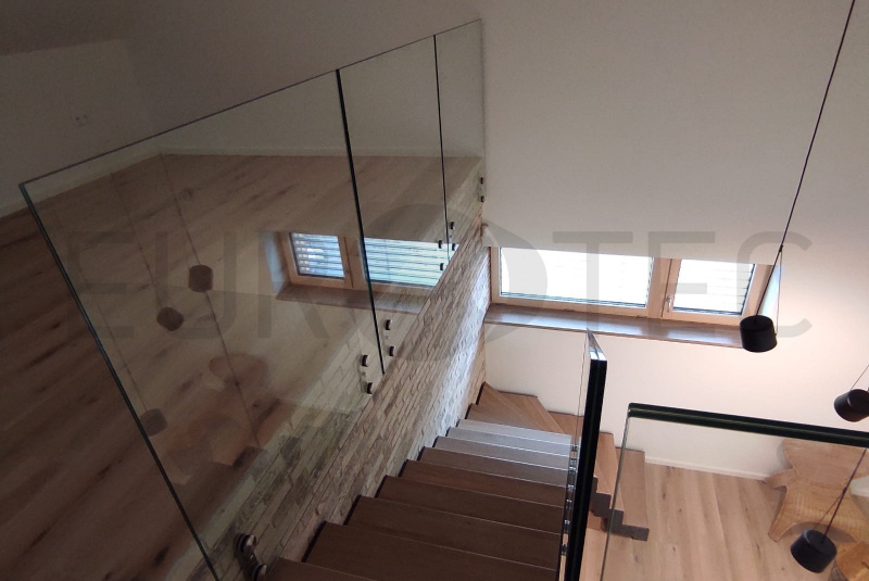 Zábradlia a balkóny / Sklenené - Terče - foto Zábradlia a balkóny / Sklenené - Terče - foto