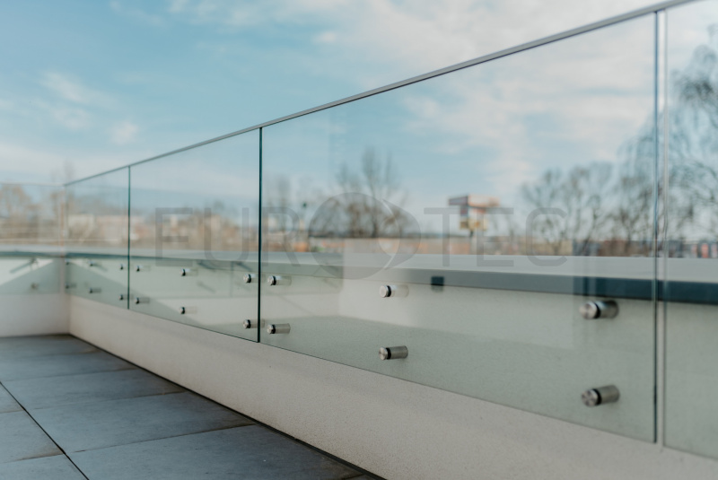 Zábradlia a balkóny / Sklenené - Terče - foto Zábradlia a balkóny / Sklenené - Terče - foto