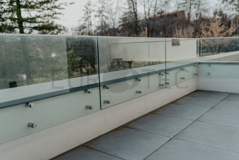 Zábradlia a balkóny / Sklenené - Terče - foto Zábradlia a balkóny / Sklenené - Terče - foto