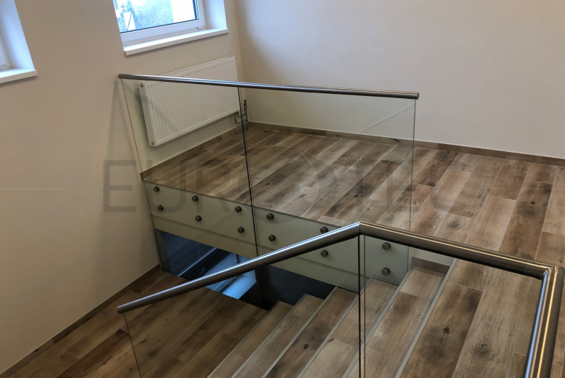 Zábradlia a balkóny / Sklenené - Terče - foto Zábradlia a balkóny / Sklenené - Terče - foto